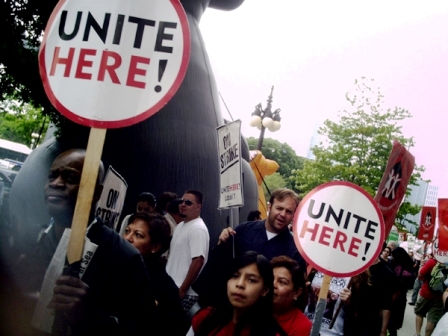 Congress Hotel strikers join forces for immigration reform