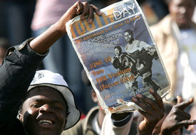 South Africans mark Soweto uprising