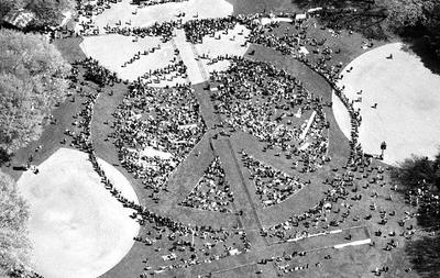 40,000 march to abolish nuclear weapons