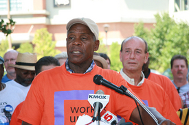 Actor Danny Glover joins St. Louis workers fighting union busting