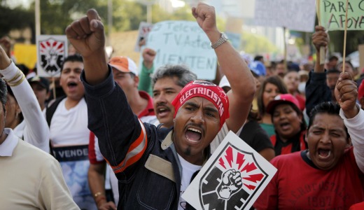 Mexican electrical workers score victory after Independence Day standoff
