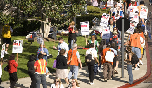 Non-union workers strike California hotel