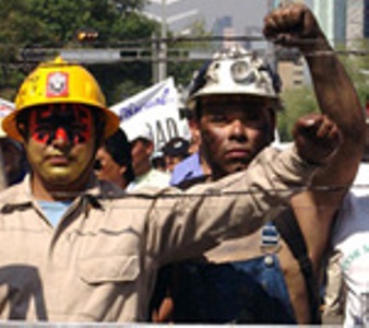 Mexican electricians receive U.S. labor solidarity