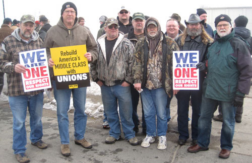 Locked-out workers and supporters converge on Minnesota town