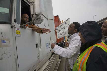 Seattle port strike challenges “independent contractor” lie