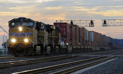 Rail unions back bill mandating two-member crews on freight trains