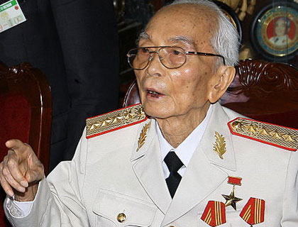 Vietnamese leader Vo Nguyen Giap dies at 102