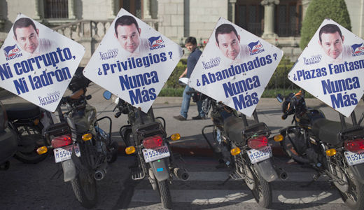 Guatemala: Comedian Jimmy Morales is elected president