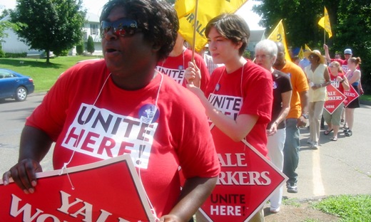 Caravan brings aid to striking workers