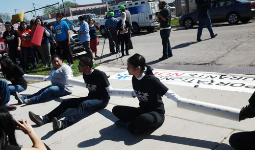 Seven undocumented demonstrators arrested at immigration detention center