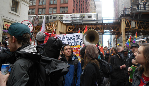 Thousands march peacefully in Chicago on May Day