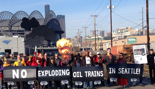 Environmentalists, railroad workers protest oil trains