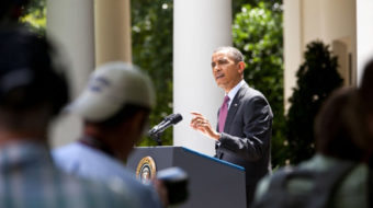 Obama builds commanding lead among Latinos
