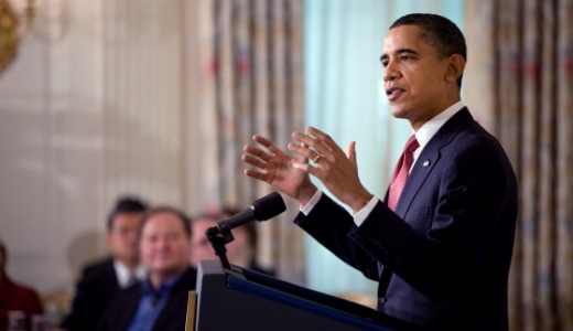 Obama, most Americans, side with unions over right-wingers