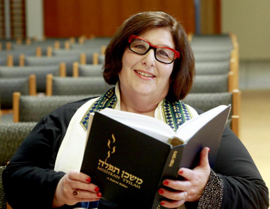 In women’s history month: Lesbian rabbi leads Reform Jewish profession