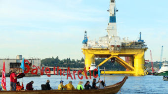 Kayaktivists in Seattle blockade Shell’s Alaska-bound oil rig