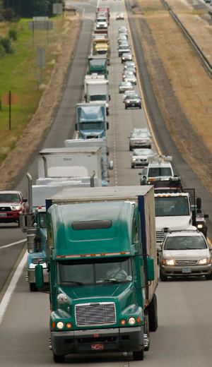 Teamsters battle senator’s scheme to lengthen truckers’ hours behind the wheel