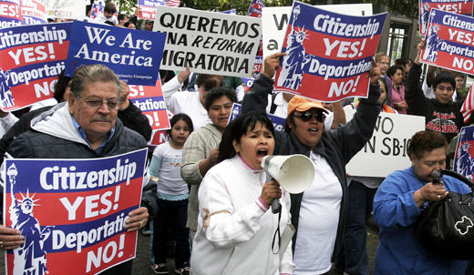 Supreme Court urged to toss Ariz. immigration law