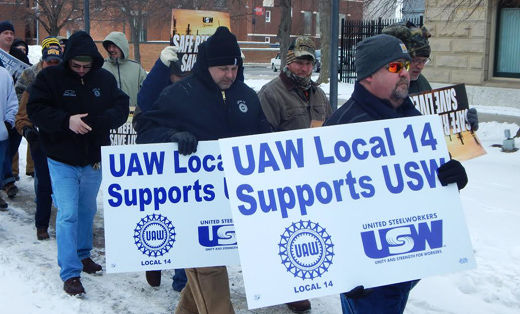 Ohioans brave severe cold to back oil strikers