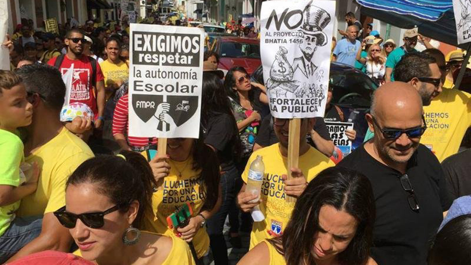 Teachers demand end to school closings in Puerto Rico