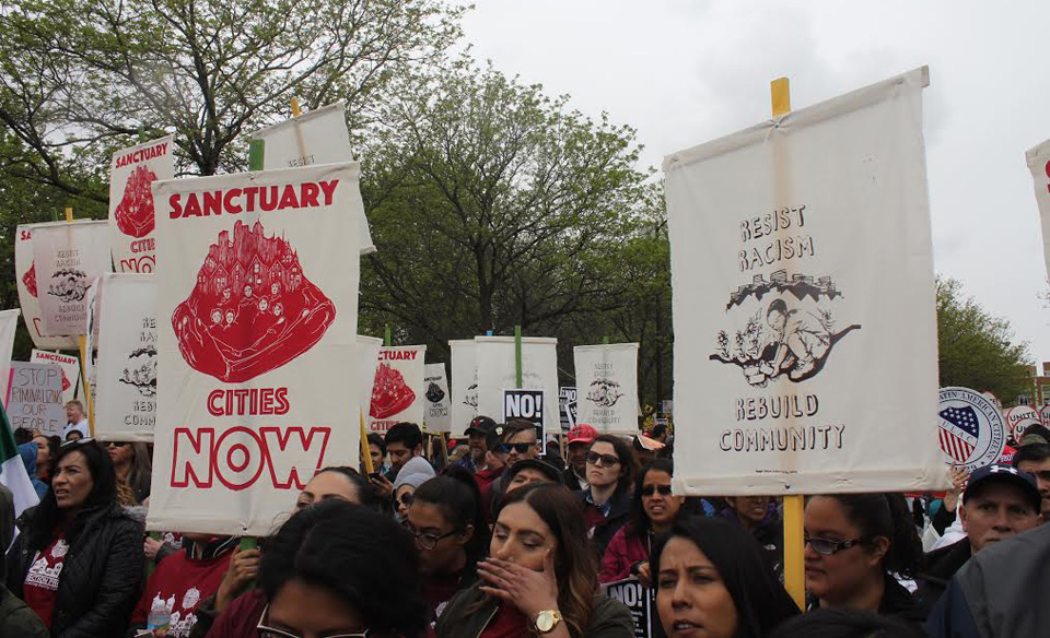 In Chicago, undocumented workers take the streets for May Day