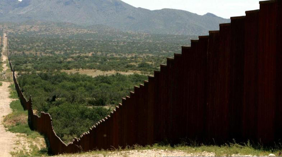 Border state lawmakers challenge border wall