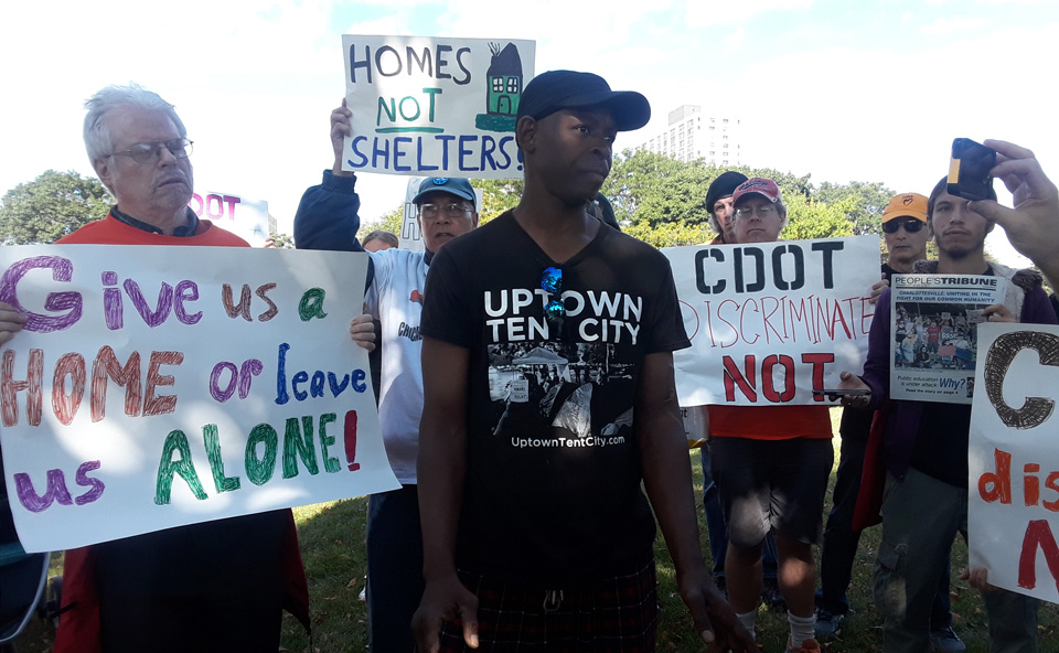 Demonstrators condemn displacement of Chicago homeless