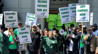 Trabajadores de la Universidad de California aprueban huelga