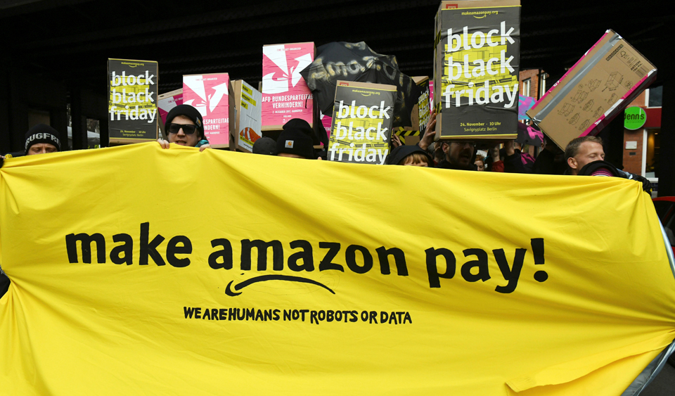 German workers say Amazon boss Jeff Bezos deserves no awards