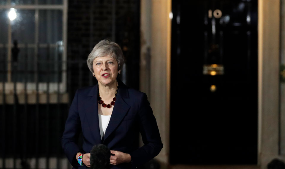 Conservative U.K. government teeters on brink of collapse over Brexit
