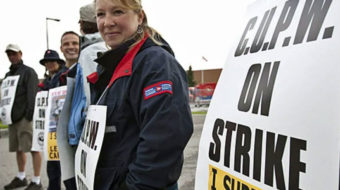 U.S. unions stand against Canadian postal union-busting