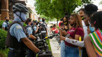 Defying unions, parents, and students, Chicago board keeps cops in schools
