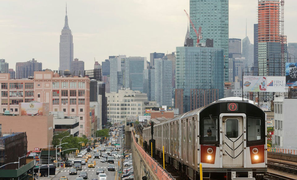 Unionists link growing usage of mass transit to combating global warming