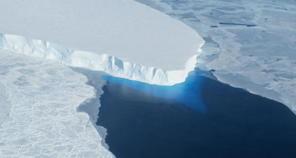 Robot finds more warm water beneath Antarctica’s doomsday glacier