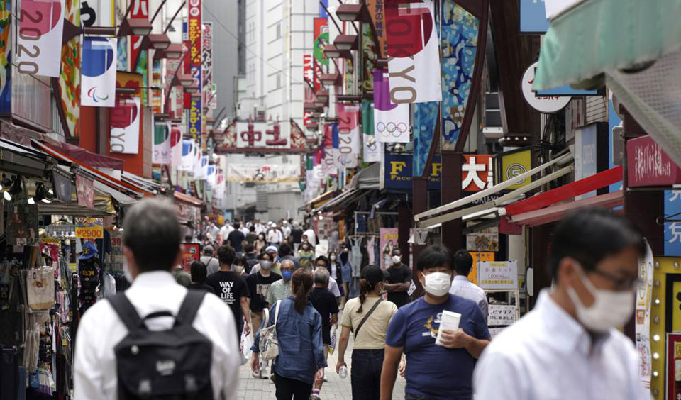 Race for gold continues in Tokyo as the pandemic worsens