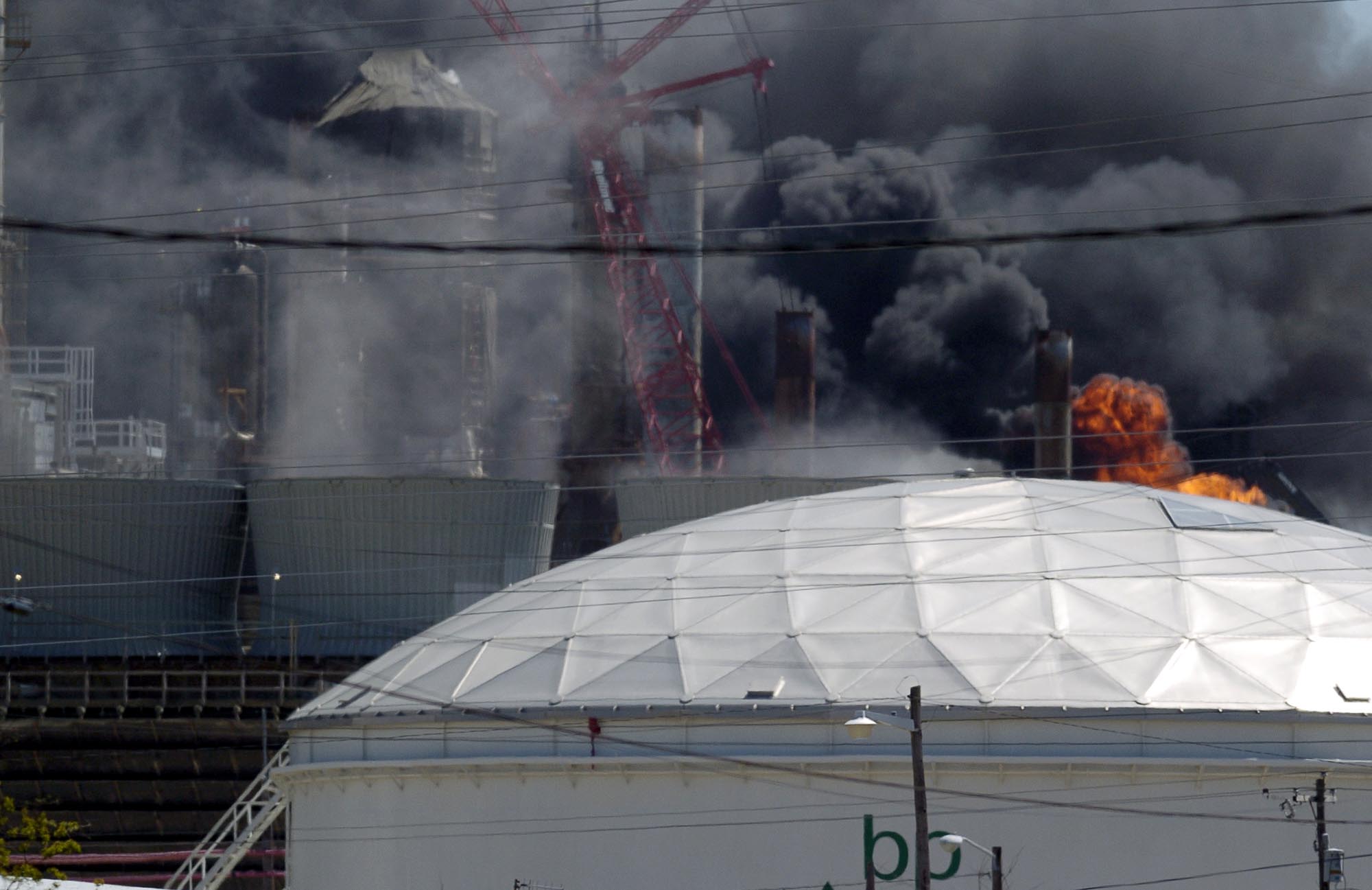 AFL CIO s Shuler to ExxonMobil Locking out refinery workers risks