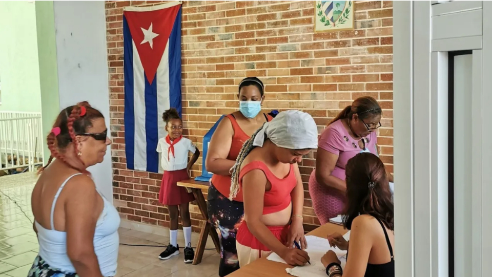 Jóvenes de EE. UU. dan una mirada interna a cómo funcionan las elecciones cubanas