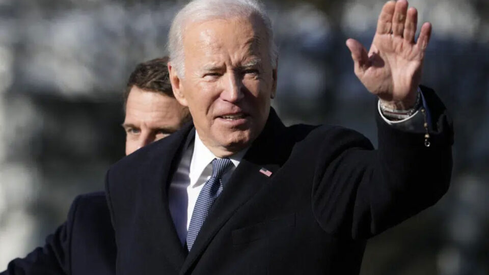 Congress and Biden override rail worker collective bargaining rights