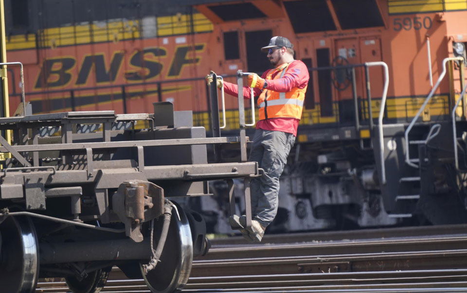 Rail workers, one top union leader express outrage over forced deal