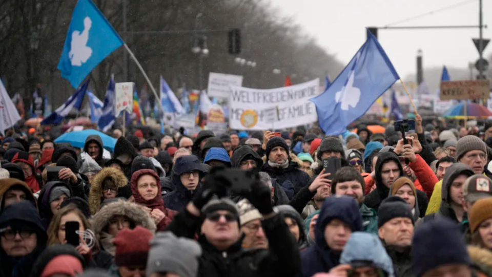 Red is dead: Russian anti-war protesters fly a new flag for peace, Russia