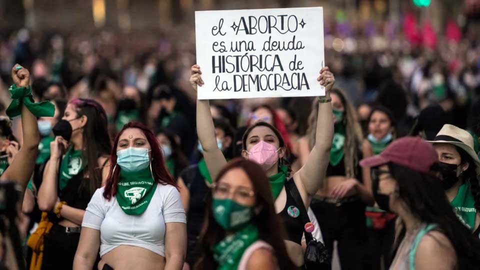 Contrarrevolucionarios atacan el derecho al aborto en Cuba