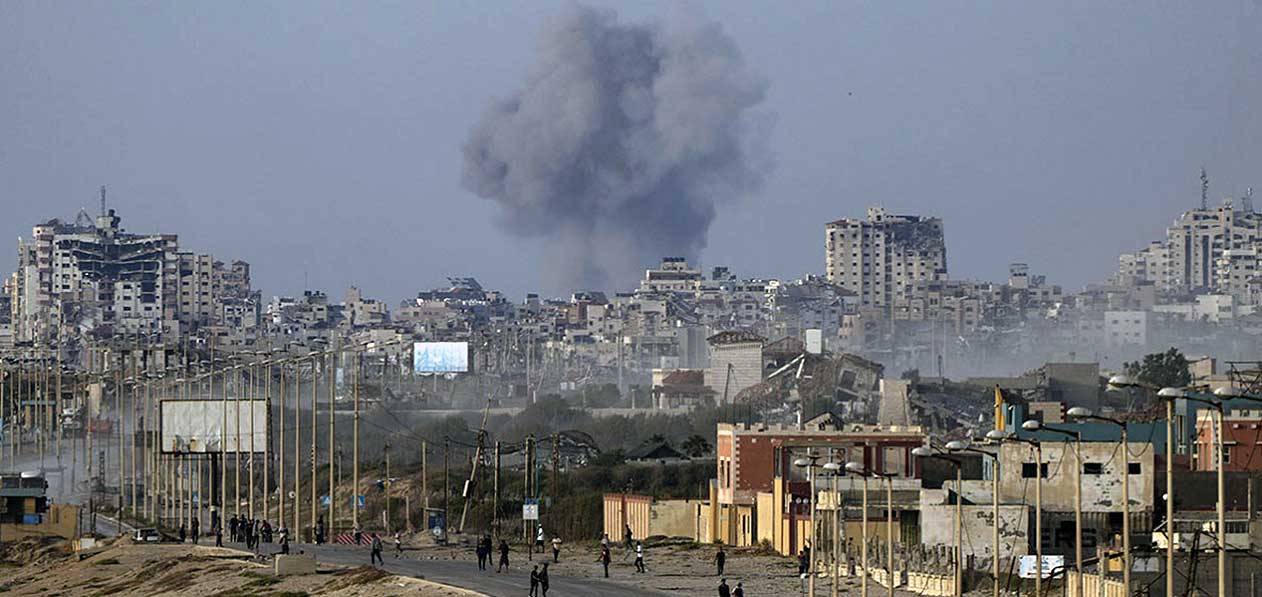 Israel steps up attacks in Gaza, both North and South
