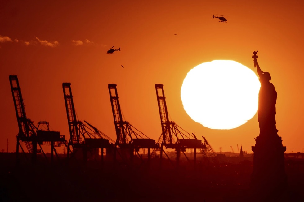 East and Gulf coast dockworkers strike looming