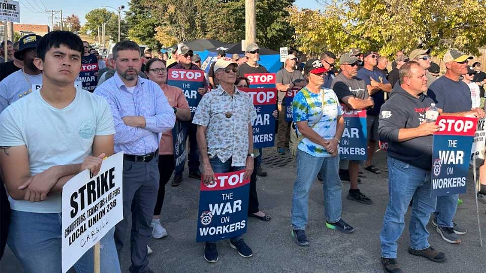 Striking Cargill corn mill workers in Iowa demand 'People over profits'