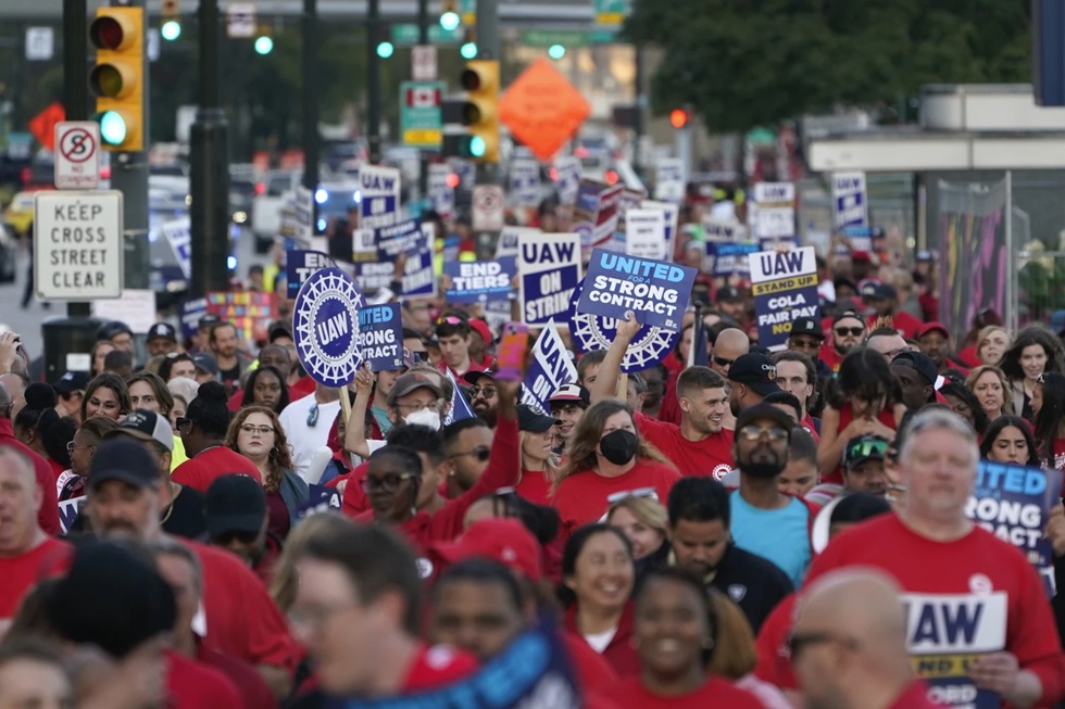 Trump trashes autoworkers—union and non-union