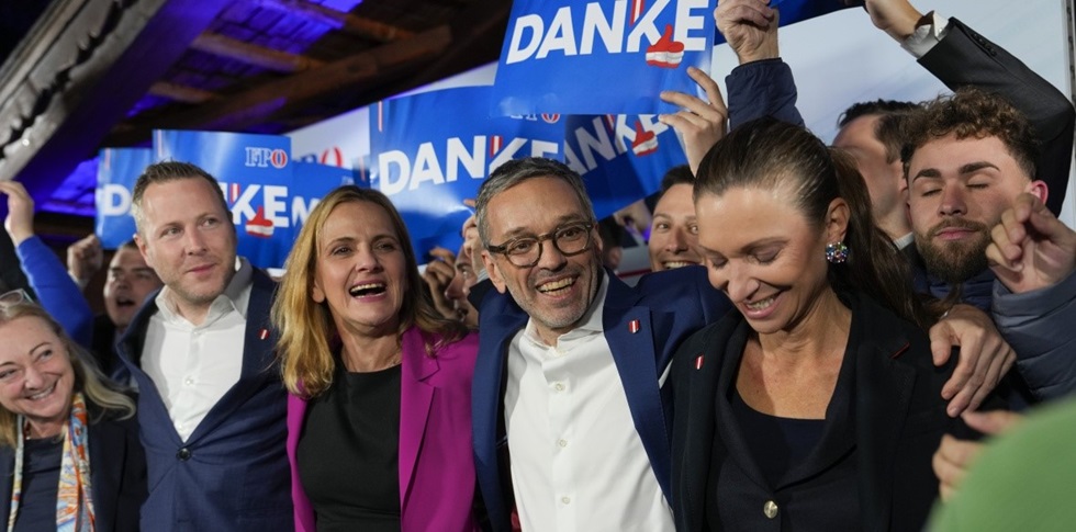 Extreme right party comes in first in Austrian elections