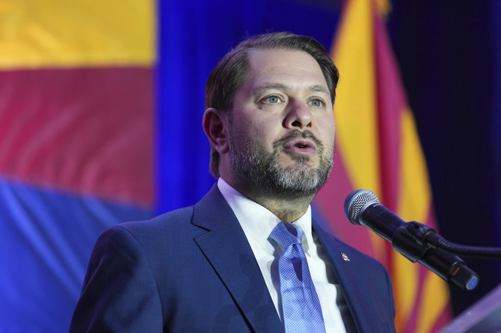 Arizona elects its first Mexican-American senator