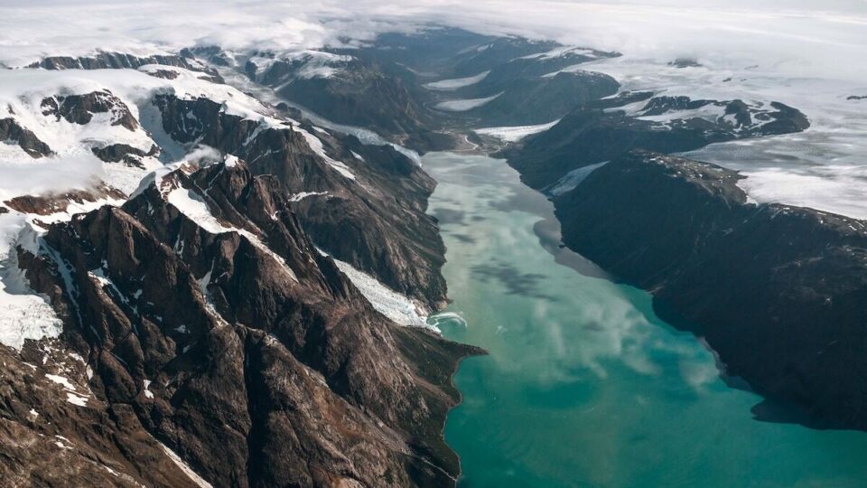 For the first time, scientists observe one of the planet's largest glacial floods in Greenland