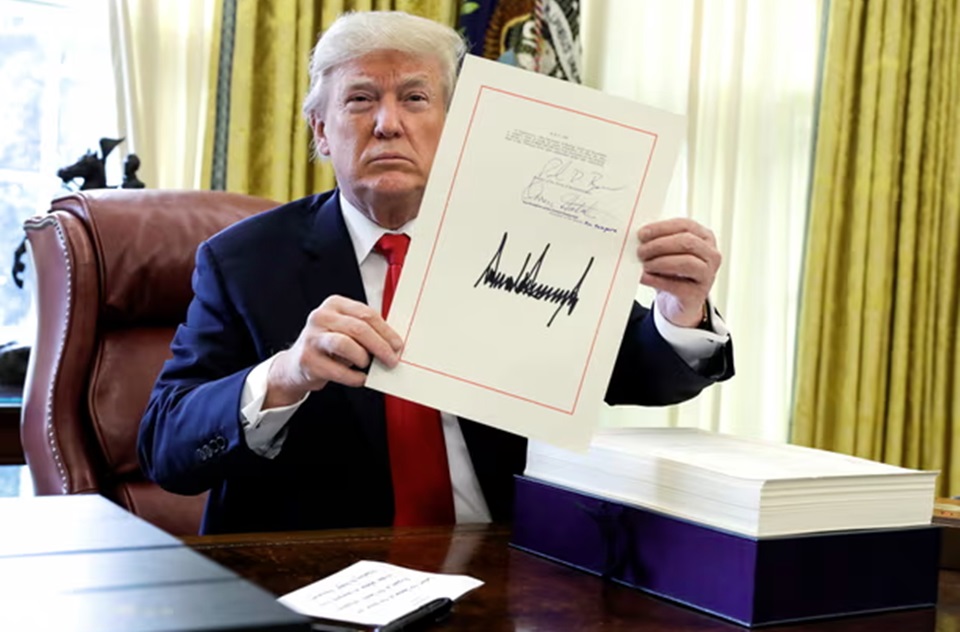 Trump executive orders roll back civil rights, workers’ rights, and greenlight fraud