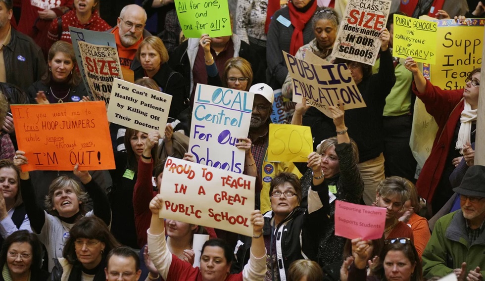 Indiana teachers battling right-wing bill to dissolve public school districts